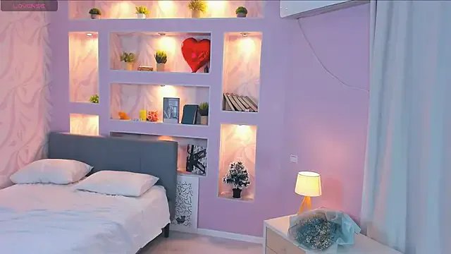 FloraDobb on StripChat