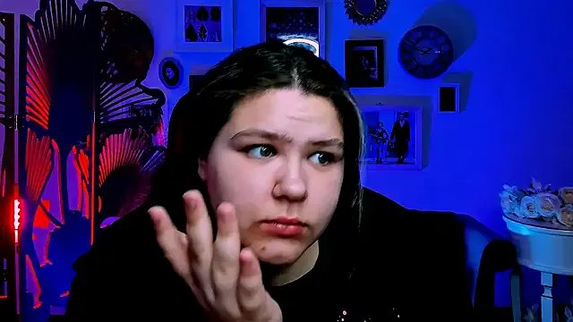 FlorenceAnderson on StripChat