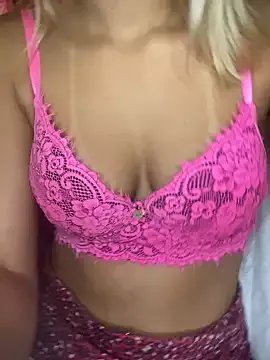 fofinhaa12 on StripChat