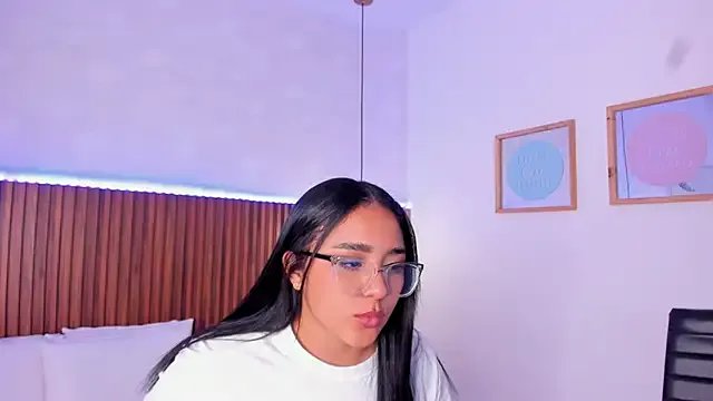 Foxy_Kylie on StripChat