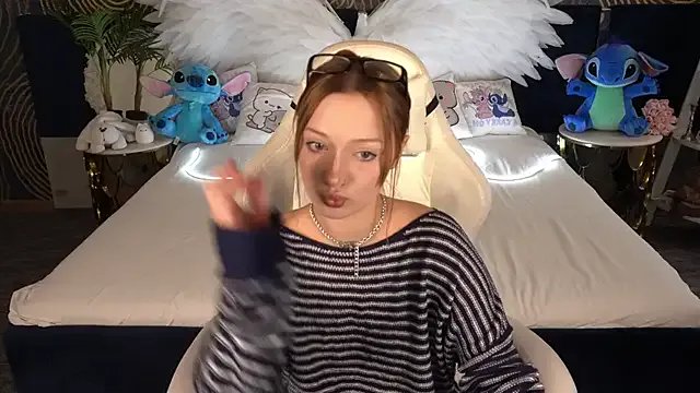 FoxyMayy on StripChat