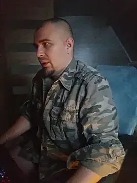 Foxyshaved on StripChat