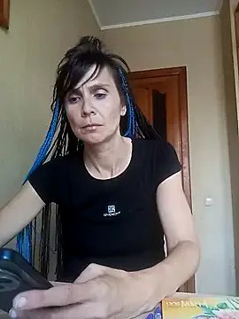 Francenia_lolis on StripChat