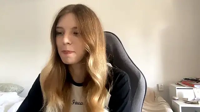 FruityXo on StripChat