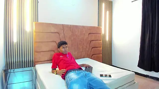 FYKMOR_1 on StripChat