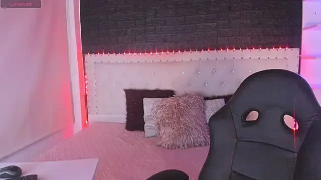 Ghosty_Doll on StripChat