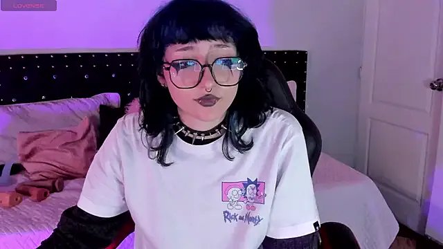 Ghosty_Doll on StripChat