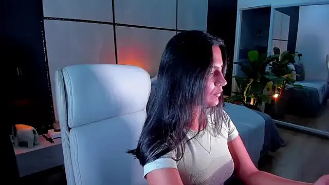 Gia_Mazzon on StripChat