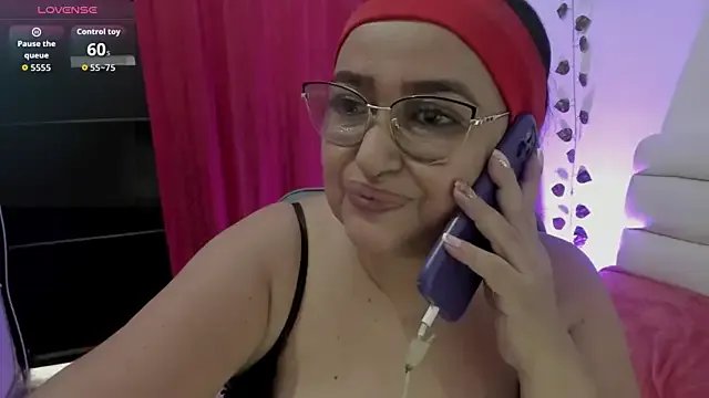 Gia_Nahomi on StripChat