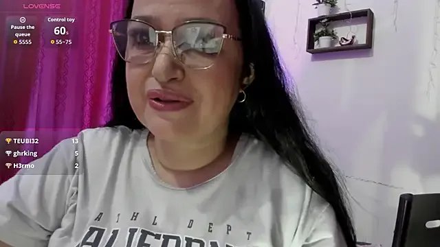 Gia_Nahomi on StripChat