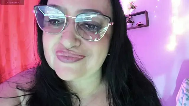 Gia_Nahomi on StripChat