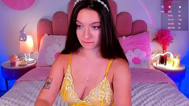 GiaCale on StripChat