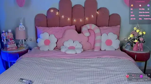 GiaCale on StripChat