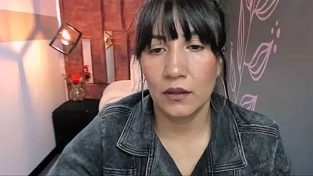 GiaFox_ on StripChat