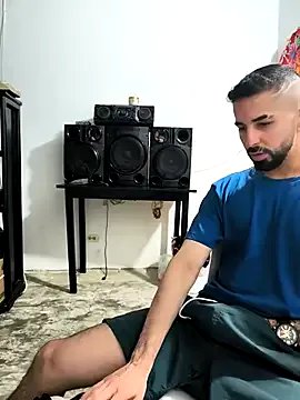 giannis090 on StripChat