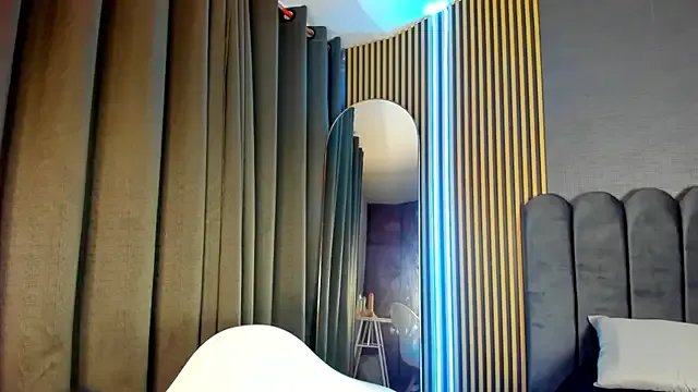 Freechat Gina_77 on StripChat