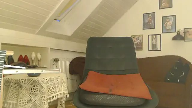 GinaBlonde on StripChat