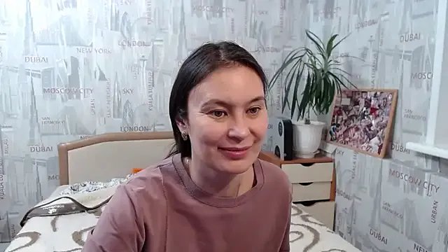 GinaQSoul on StripChat