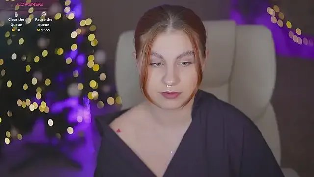 GingerPinky on StripChat