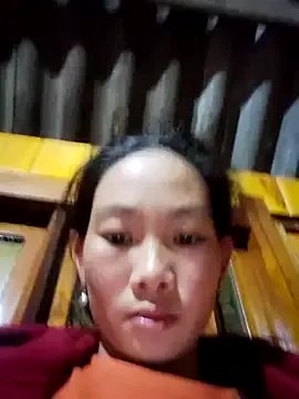 gio-thu on StripChat