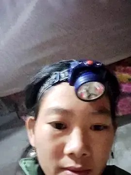 gio-thu on StripChat