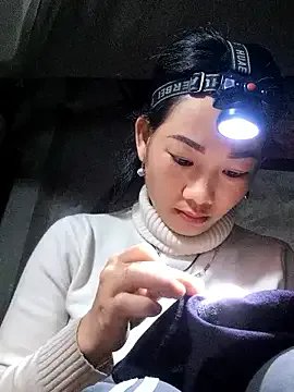 gio-thu on StripChat