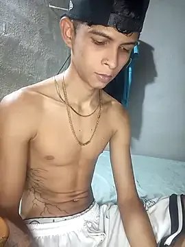 Freechat God_Eros_23cm on StripChat