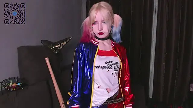 Freechat godlikegirlyy on StripChat