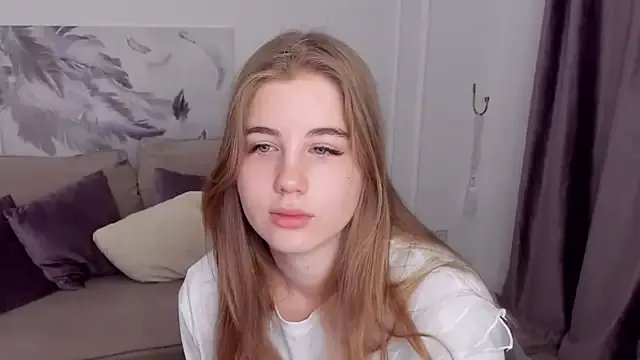 GoldenMirage on StripChat