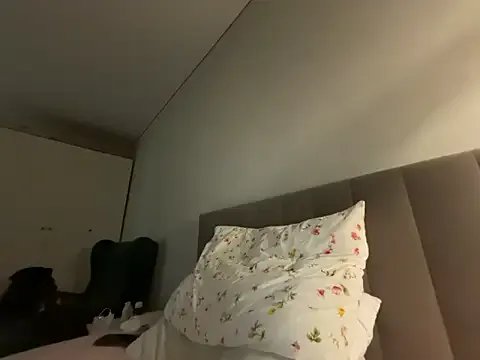 GoldenSexySky — Bra out