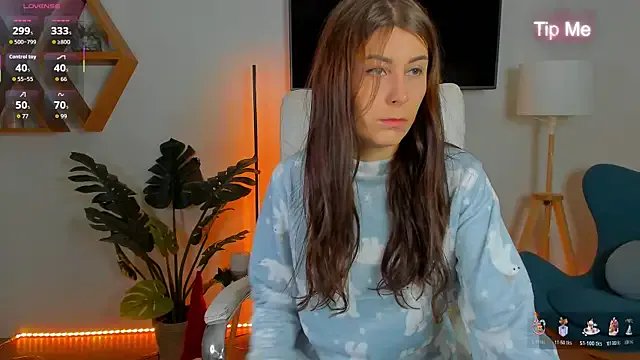 Hailey_Green — cream on my boobs