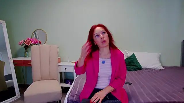 HaileyMoonn on StripChat