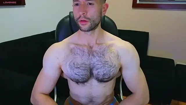 Freechat hairyncuteass on StripChat