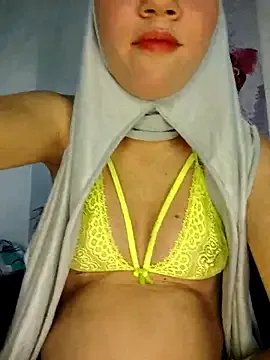 hanaa_18 on StripChat