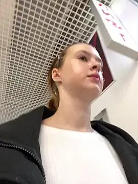 hani_obsessed — Titties flash in public