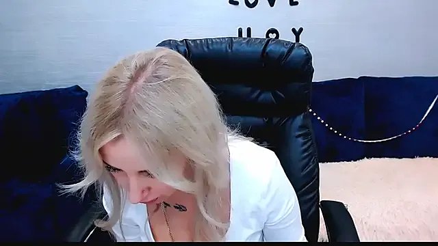 Hanna--Sweet on StripChat