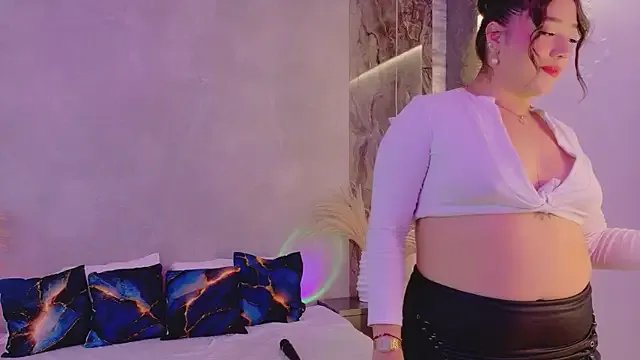 Hannah-Prada — Make me undress