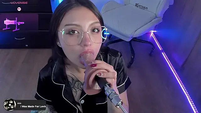 Hannya_moon on StripChat