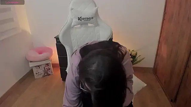 Hannya_moon on StripChat