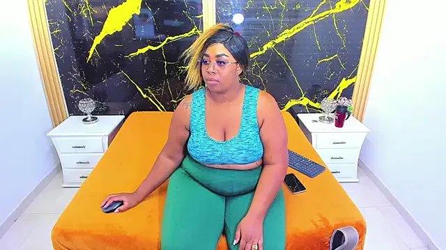 HannyMansonh on StripChat