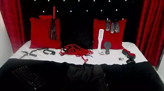 Haru_Queenn on StripChat