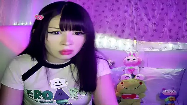 Haru_Queenn on StripChat