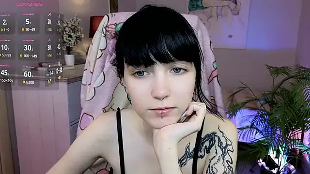 Freechat HazelTompson on StripChat