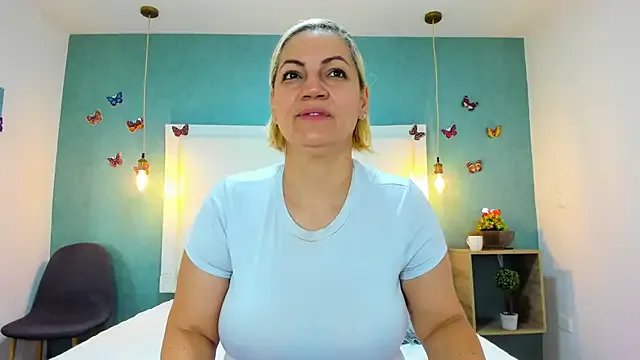 Heidy_milf on StripChat