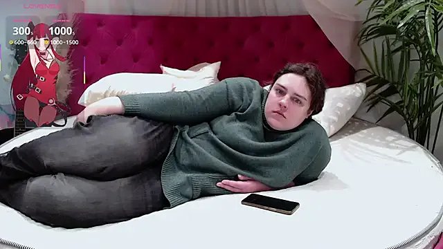 Hellen_Miller__ on StripChat