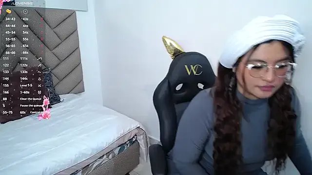 heluejamil on StripChat