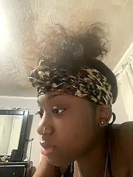 HennessyBaby21 on StripChat