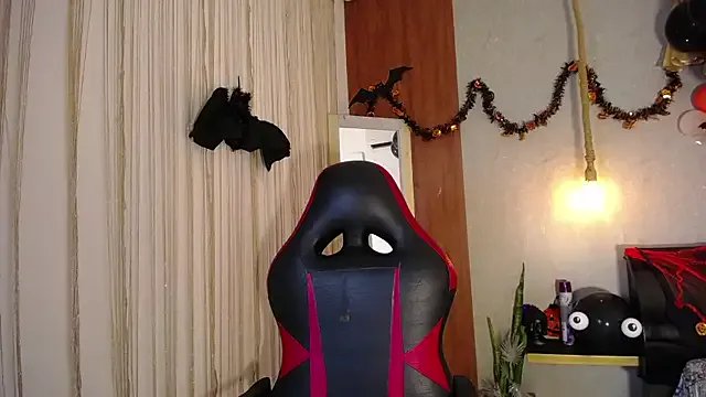 hera_divine on StripChat