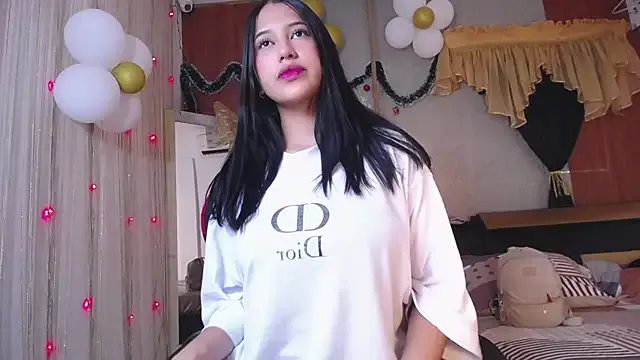 hera_divine on StripChat