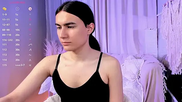 HeyAlena on StripChat